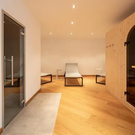 Residenz Cuolm Liung M5 * ラア